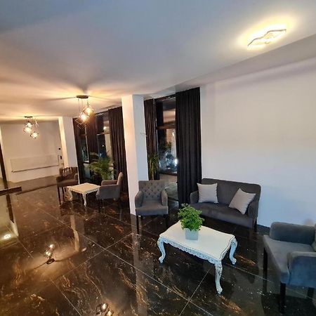 Hotel Aqua Palace Петрошань Екстер'єр фото