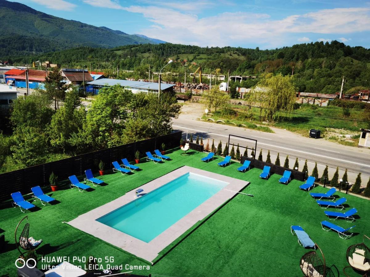 Hotel Aqua Palace Петрошань Екстер'єр фото