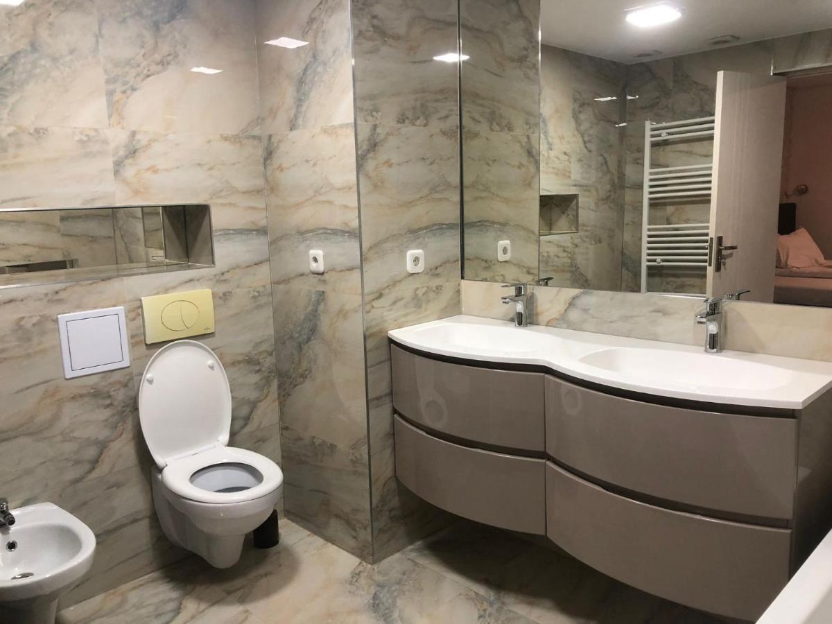 Hotel Aqua Palace Петрошань Екстер'єр фото